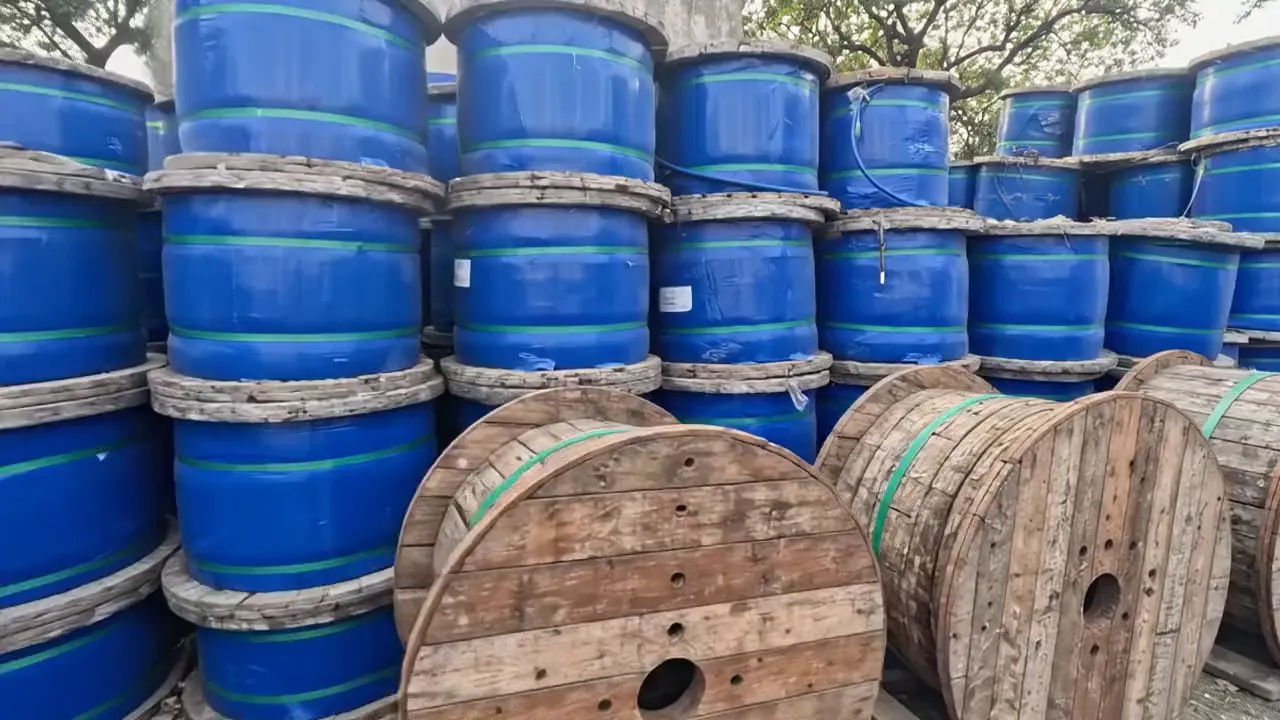 Bulk submersible cable drums and reels